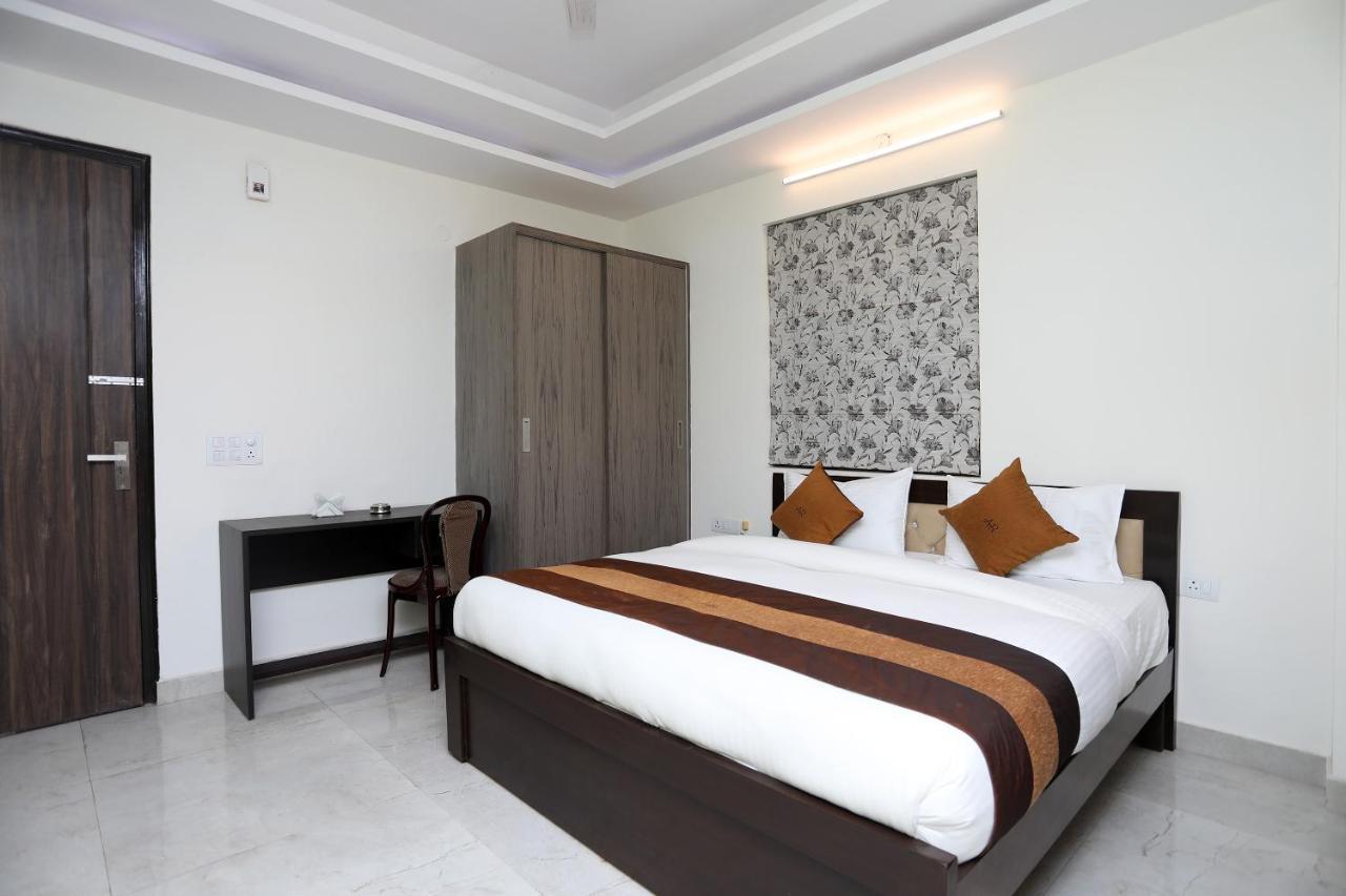 Tipsyy Inn 015 Gurgaon Exteriör bild